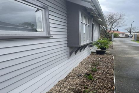 Photo of property in 50 Featherston Street, Takaro, Palmerston North, 4412