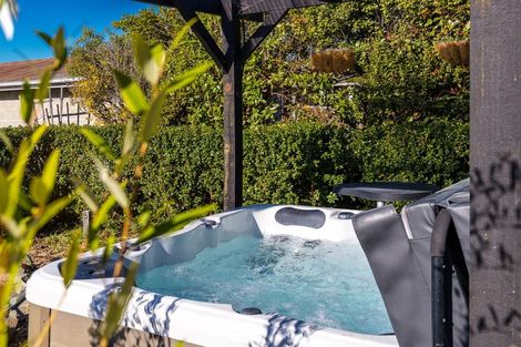 Photo of property in 16 Coronation Street, Waimate, 7924