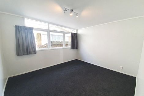 Photo of property in 6a Westhaven Grove, Takaro, Palmerston North, 4412