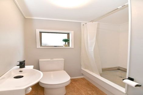 Photo of property in 2/2 Orewa Street, Torbay, Auckland, 0630