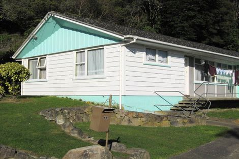 Photo of property in 2/4 Faris Crescent, Wainuiomata, Lower Hutt, 5014