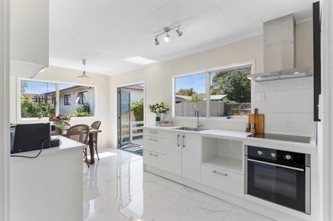 Photo of property in 86 Finlayson Avenue, Clendon Park, Auckland, 2103