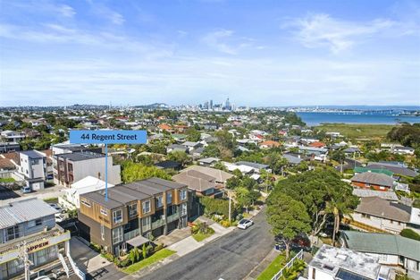 Photo of property in 44 Regent Street, Devonport, Auckland, 0624