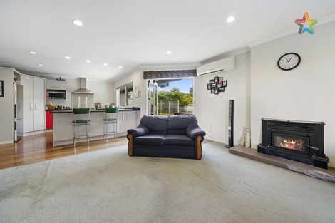 Photo of property in 41 Arahiwi Grove, Tirohanga, Lower Hutt, 5010