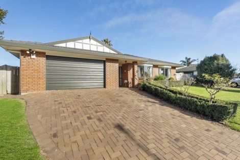 Photo of property in 3 Glenross Drive, Wattle Downs, Auckland, 2103
