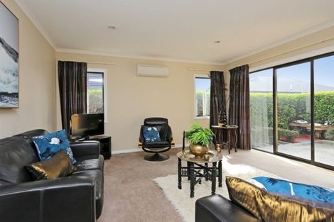 Photo of property in 210b Frimley Oaks, Frimley, Hastings, 4120