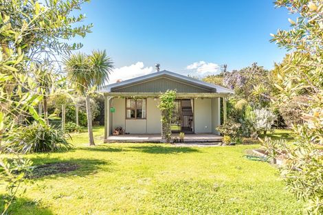 Photo of property in 21 Morgan Street, Castlecliff, Whanganui, 4501