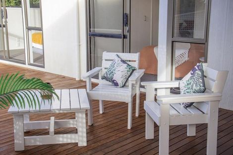 Photo of property in 2 Puketiro Place, Paihia, 0200