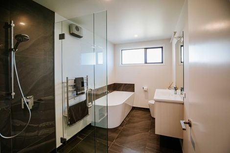 Photo of property in 19 Pounamu Avenue, Albert Town, Wanaka, 9305