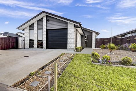 Photo of property in 33 Taioma Close, Papamoa, 3118