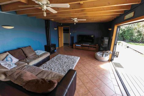 Photo of property in 37 Greenock Drive, Manukau Heads, Waiuku, 2684