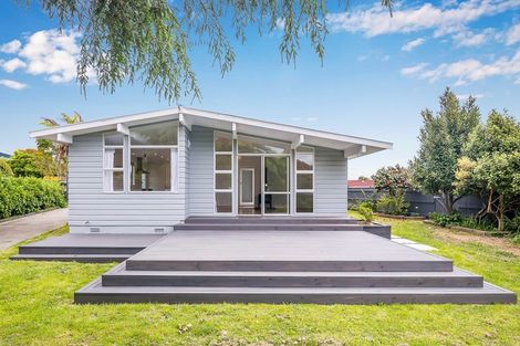 Photo of property in 32 Sylvan Avenue, Waikanae, 5036