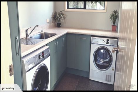 Photo of property in 27a Shelter Grove, Frankleigh Park, New Plymouth, 4310