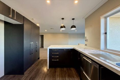 Photo of property in 13 Van Dyke Place, West Harbour, Auckland, 0618