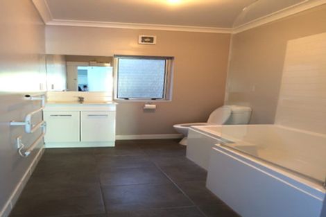 Photo of property in 58 Hungerford Road, Houghton Bay, Wellington, 6023