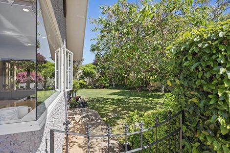 Photo of property in 15 Pukekura Place, Taradale, Napier, 4112