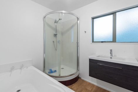 Photo of property in 77 Caribbean Drive, Unsworth Heights, Auckland, 0632