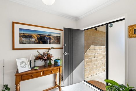 Photo of property in 6 Karlos Lane, Levin, 5510