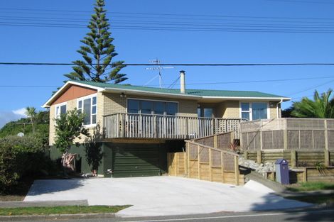 Photo of property in 14 William Street, Waikanae Beach, Waikanae, 5036