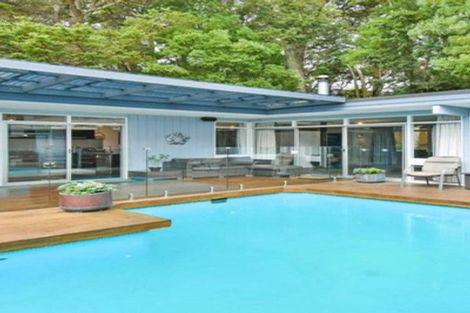 Photo of property in 35 Walpole Avenue, Hillpark, Auckland, 2102