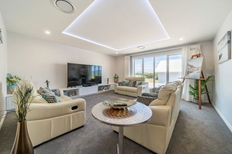 Photo of property in 87 Rutherford Drive, Waikanae Beach, Waikanae, 5036