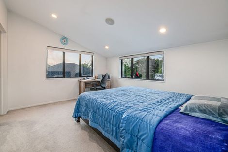 Photo of property in 5a Woodside Road, Massey, Auckland, 0614