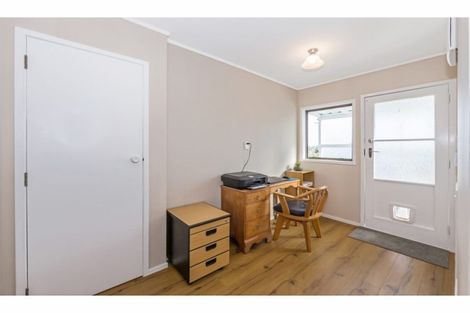 Photo of property in 1/82a Pupuke Road, Hillcrest, Auckland, 0627