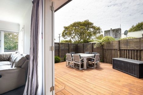 Photo of property in 201 Frankley Road, Frankleigh Park, New Plymouth, 4310