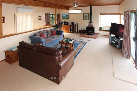 Photo of property in 32 Okareka Loop Road, Lake Okareka, Rotorua, 3076