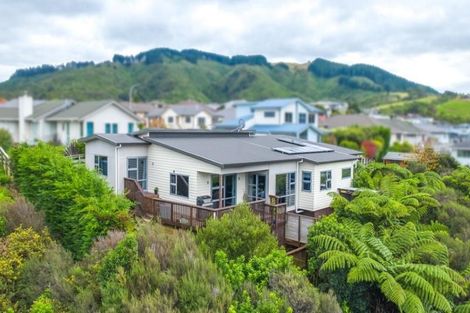 Photo of property in 29 Mcewen Crescent, Riverstone Terraces, Upper Hutt, 5018