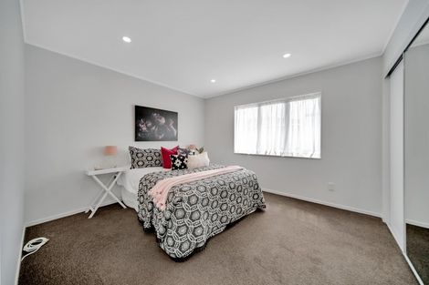 Photo of property in 60 De Quincey Terrace, Highland Park, Auckland, 2010