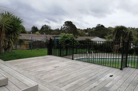 Photo of property in 71 Godley Road, Green Bay, Auckland, 0604
