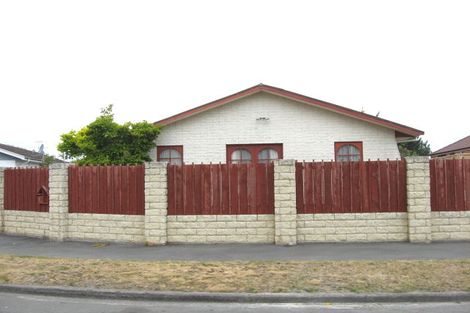 Photo of property in 16 Glen Place, Parklands, Christchurch, 8083