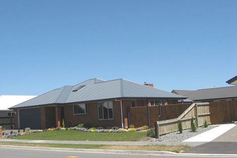 Photo of property in 5 Tatahi Street, Parklands, Christchurch, 8083