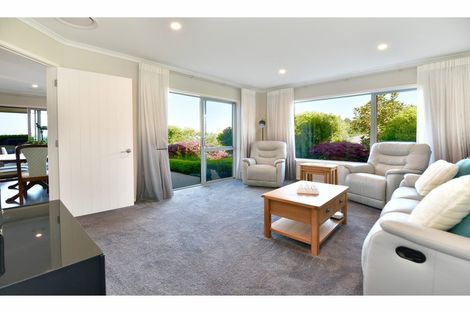 Photo of property in 69 Hillcrest Road, Hatfields Beach, Orewa, 0931