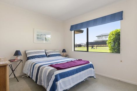 Photo of property in 7 Burnt Oak Drive, Pyes Pa, Tauranga, 3112