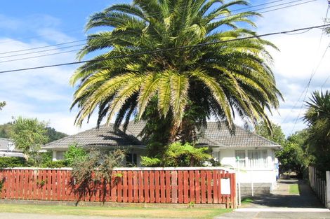 Photo of property in 14 Moeraki Road, Maoribank, Upper Hutt, 5018