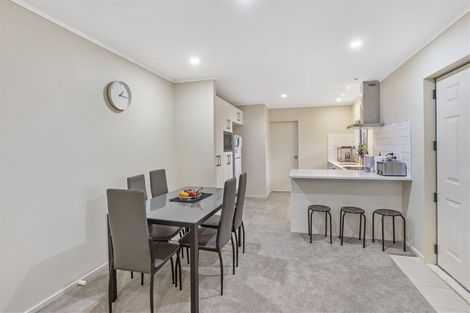 Photo of property in 5a Everingham Place, Sunnyhills, Auckland, 2010