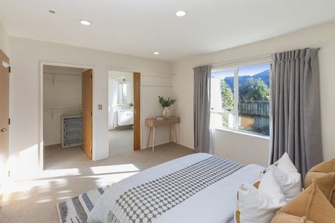 Photo of property in 23 Basil Place, Mount Pleasant, Christchurch, 8081