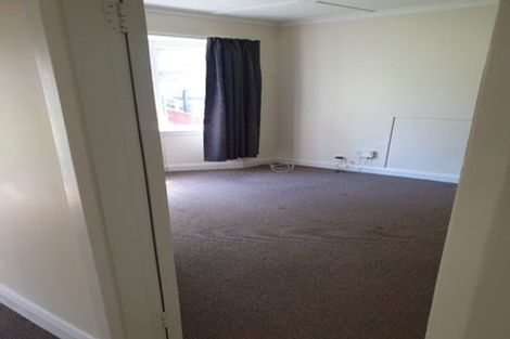 Photo of property in 64 Maupuia Road, Maupuia, Wellington, 6022