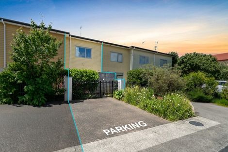 Photo of property in 32/11 Ray Small Drive, Papakura, 2110