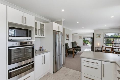 Photo of property in 2 Pearson Place, Paraparaumu, 5032