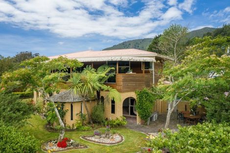 Photo of property in 104 Milton Terrace, Picton, 7220