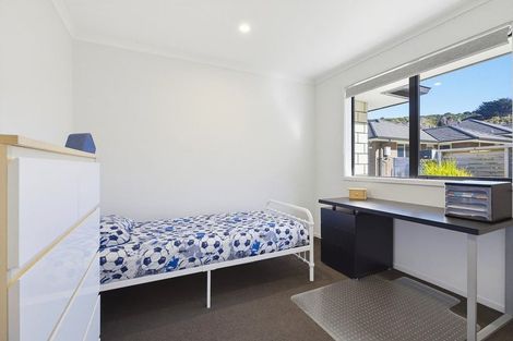 Photo of property in 6 Mooring Close, Whitby, Porirua, 5024