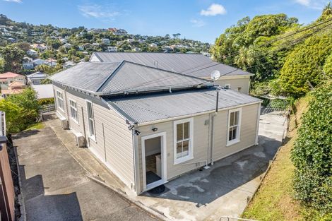 Photo of property in 36 The Parade, Island Bay, Wellington, 6023
