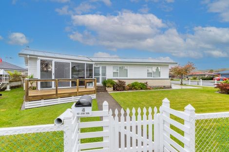Photo of property in 4 Upham Crescent, Taradale, Napier, 4112