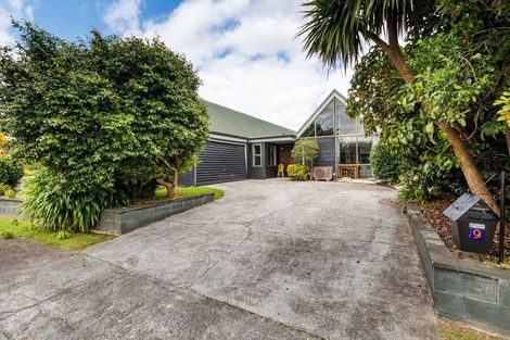 Photo of property in 9 Truscott Grove, Awapuni, Palmerston North, 4412