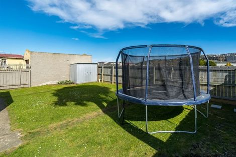 Photo of property in 15 Kirkcaldy Street, South Dunedin, Dunedin, 9012