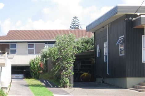 Photo of property in 56 Rothesay Bay Road, Rothesay Bay, Auckland, 0630