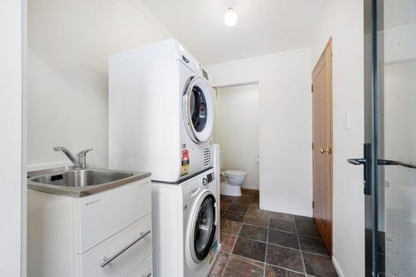 Photo of property in 98c Northland Road, Northland, Wellington, 6012